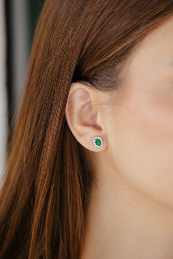 Arete de esmeralda con brillantes oro blanco