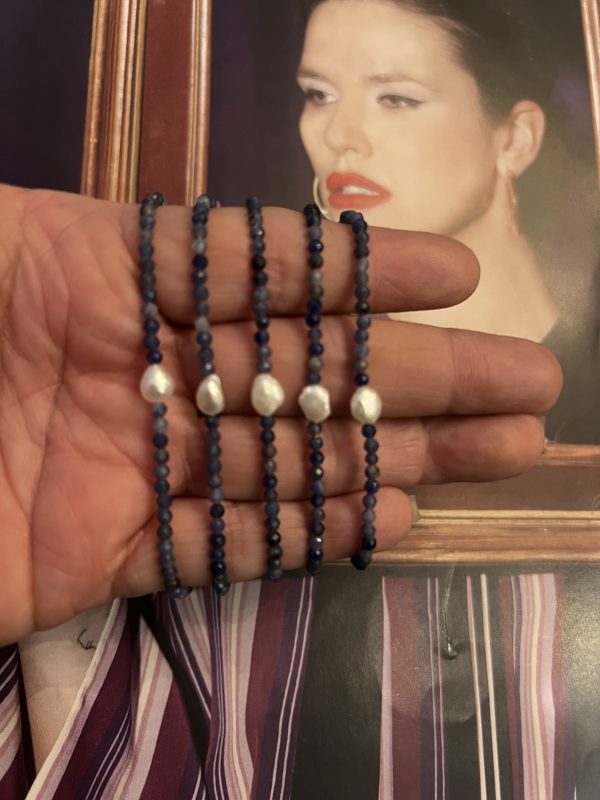 PULSERA DE PERLA CULTIVADA CON SODALITA