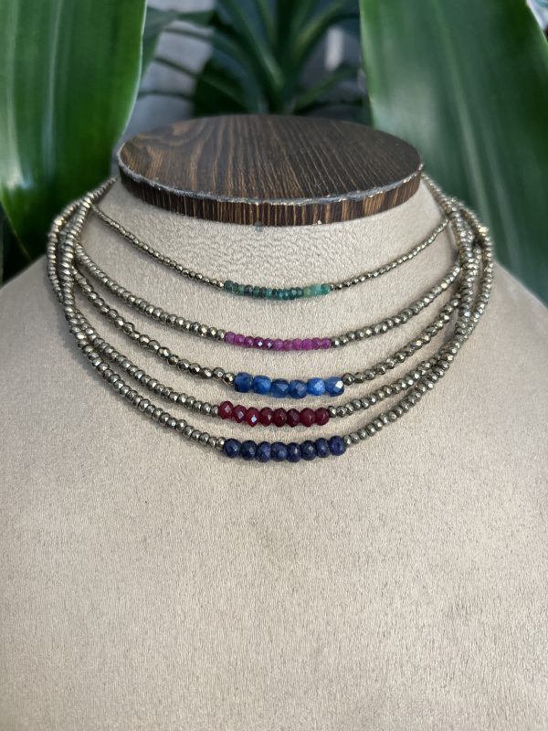 COLLAR DE PIEDRAS NATURALES CON HEMATITA